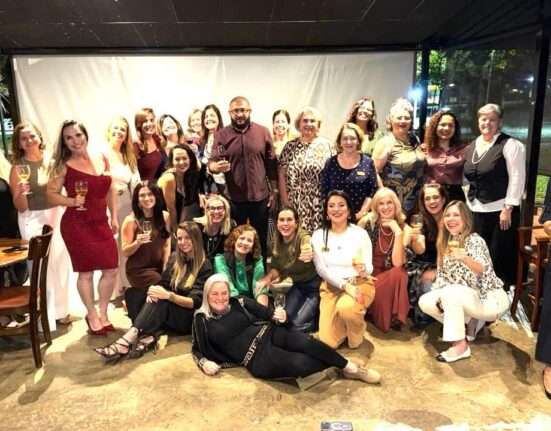 Comunidade Mulheres do Vinho de Brasília celebra 1 ano com almoço exclusivo na capital Gastronomia
