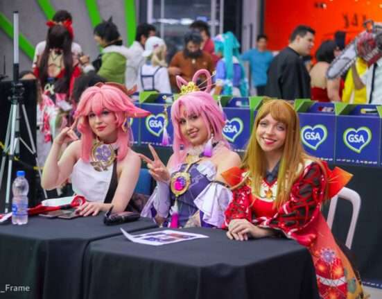 Dubladores de Eddie Murphy e Kakashi, de Naruto, participam de evento geek em shopping de Goiânia, neste domingo Cultura