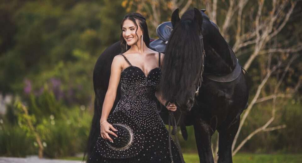 Luxo e alta-costura: Edson Eddel transforma debutante em obra de arte com criação exclusiva Colunismo Social
