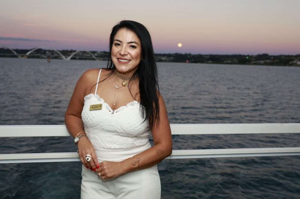 Mulheres do Vinho de Brasília celebram a vida com passeio exclusivo no Lago Paranoá negócios