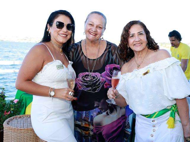 Mulheres do Vinho de Brasília celebram a vida com passeio exclusivo no Lago Paranoá negócios