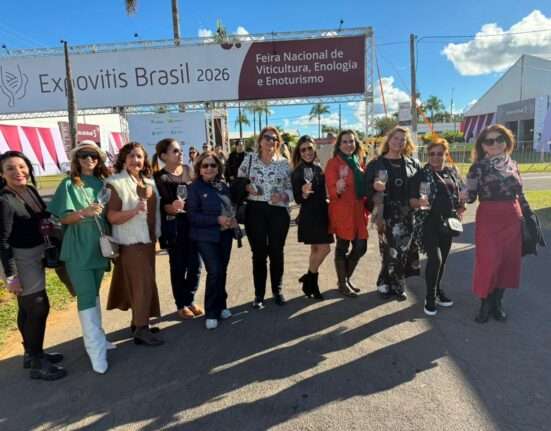 Comunidade Mulheres do Vinho de Brasília marca presença na Expovitis 2026 negócios