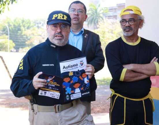 Blitz do Autismo promove conscientização sobre superdotação em ação na UnB Celebridades
