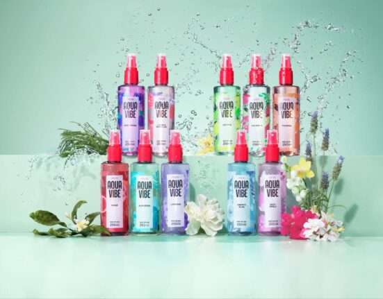 Perfumaria acessível em alta: Avon reinventa portfólio de body splashes Aqua Vibe Colunismo Social