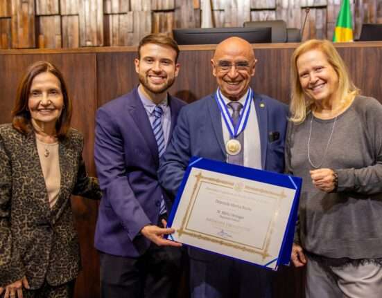Medalha Tiradentes Colunismo Social