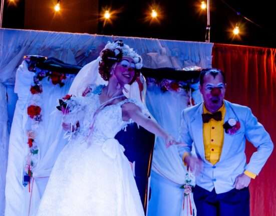 Companhia Lamira chega ao CCBB Brasília com dois espetáculos que unem teatro, dança e palhaçaria Artes